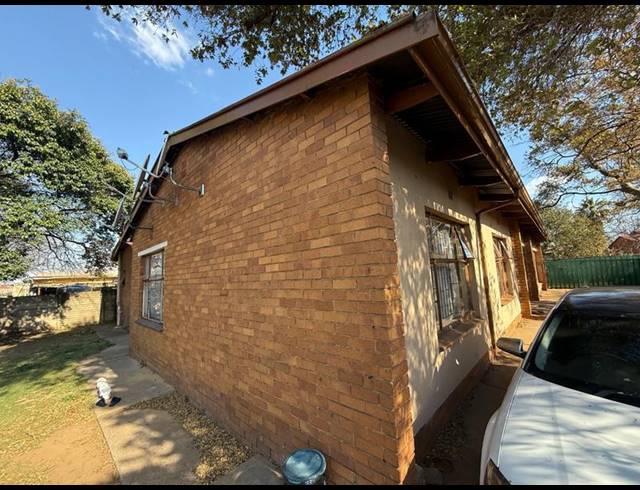 7 BEDROOM HOUSE FOR SALE IN VANDERBIJLPARK CE 5